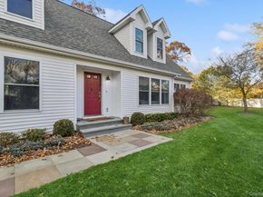 19 Walnut Avenue, East Quogue NY 11942