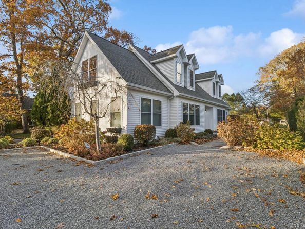 19 Walnut Avenue, East Quogue NY 11942