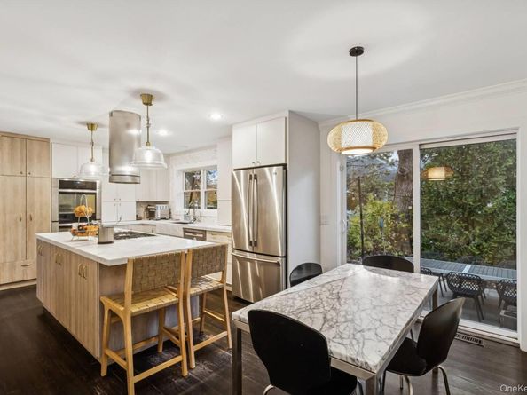 19 Walnut Avenue, East Quogue NY 11942