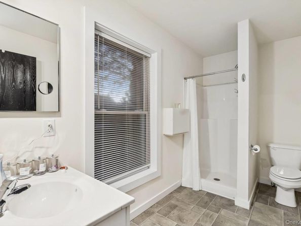 19 Walnut Avenue, East Quogue NY 11942