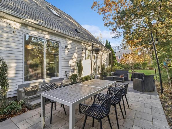 19 Walnut Avenue, East Quogue NY 11942