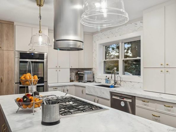 19 Walnut Avenue, East Quogue NY 11942