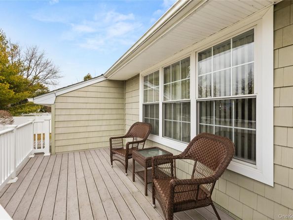 6 Sunny Lane, Bay Shore NY 11706