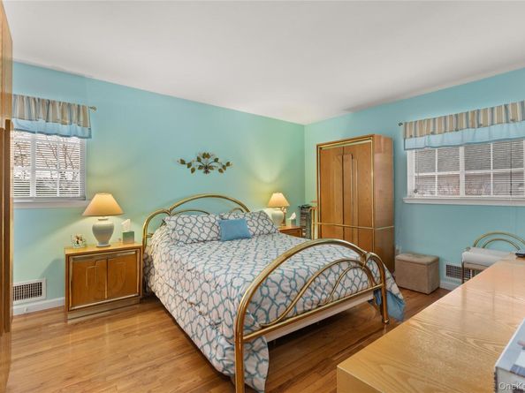 6 Sunny Lane, Bay Shore NY 11706