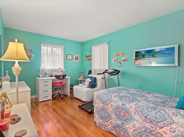 6 Sunny Lane, Bay Shore NY 11706