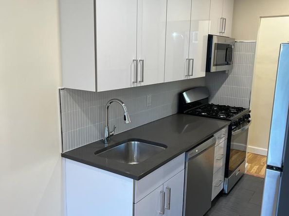 142-20 84 Drive 4D, Briarwood NY 11435