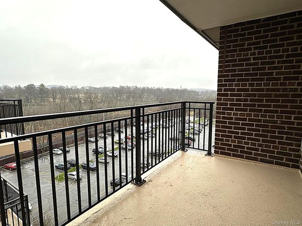 100 Diplomat Drive 8J, Mount Kisco NY 10549