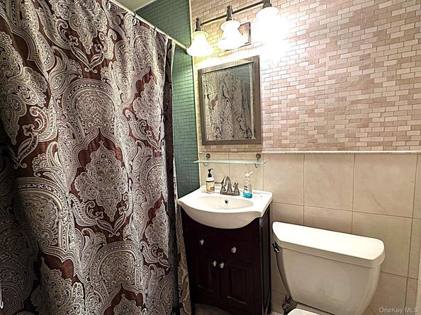 100 Diplomat Drive 8J, Mount Kisco NY 10549