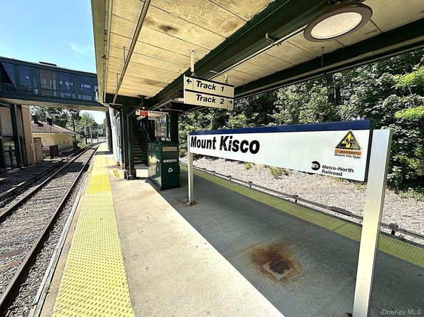 100 Diplomat Drive 8J, Mount Kisco NY 10549