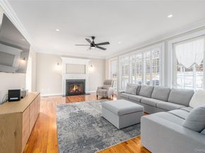 15 Crescent Court, Wading River NY 11792