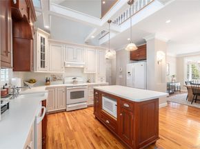 15 Crescent Court, Wading River NY 11792