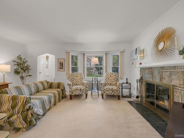 67 Maple Drive, New Hyde Park NY 11040