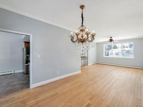 1 Vinyard Way, Coram NY 11727