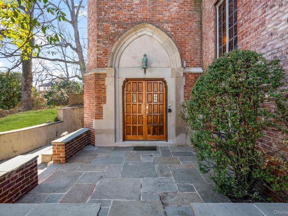 60 Wildwood Road, New Rochelle NY 10804