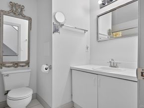 32 Stratford Green, Farmingdale NY 11735