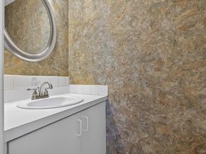 32 Stratford Green, Farmingdale NY 11735