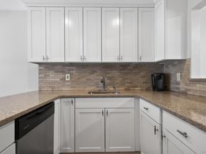 32 Stratford Green, Farmingdale NY 11735