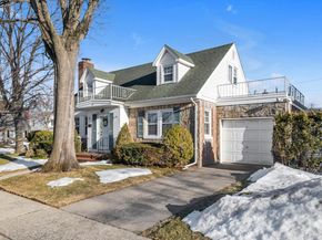 60 Aberdeen Road, New Hyde Park NY 11040