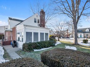 60 Aberdeen Road, New Hyde Park NY 11040