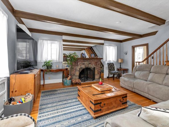 24 Yale Avenue, Hewlett NY 11557