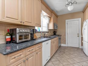 24 Yale Avenue, Hewlett NY 11557