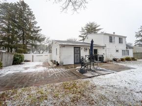 382 Jamaica Avenue, Medford NY 11763