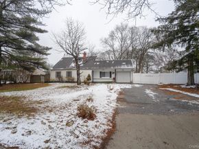 382 Jamaica Avenue, Medford NY 11763