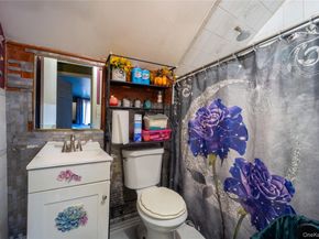 382 Jamaica Avenue, Medford NY 11763