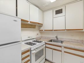 102-30 66th Road 16G, Forest Hills NY 11375