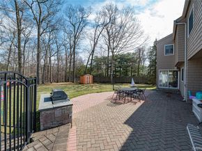 19 Tamara Court, Melville NY 11747