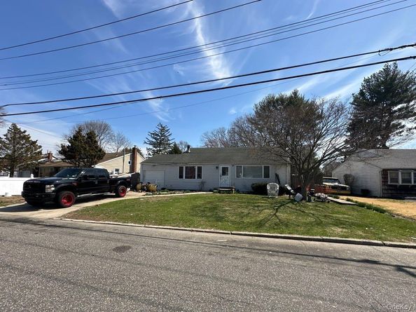 12 Glenwood Lane, Huntington NY 11743