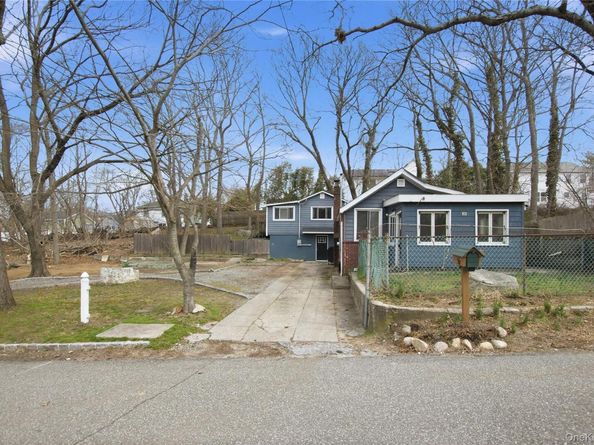 61 Sunburst Drive, Rocky Point NY 11778