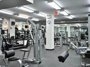 17-85 215th Street 8G, Bayside NY 11360