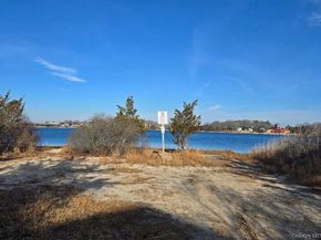 22 Peninsula Drive, Sag Harbor NY 11963