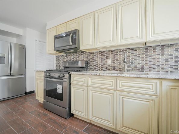 6167 56th Street, Maspeth NY 11378