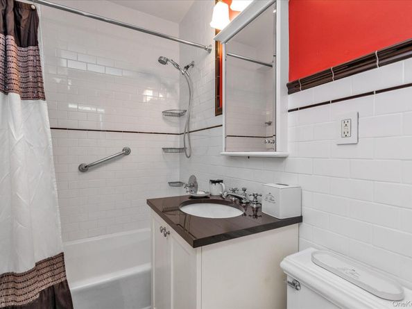 1785 215th Street 17E, Bayside NY 11360