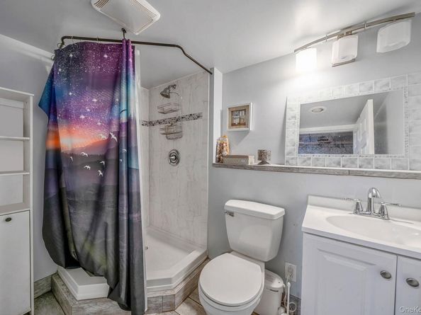 245 Waldo Street, Copiague NY 11726