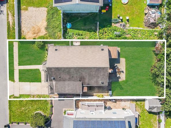 245 Waldo Street, Copiague NY 11726
