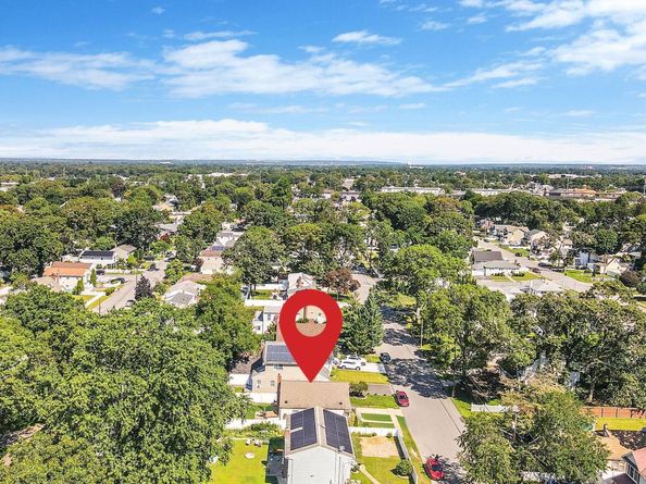245 Waldo Street, Copiague NY 11726