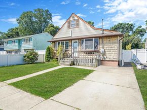 245 Waldo Street, Copiague NY 11726
