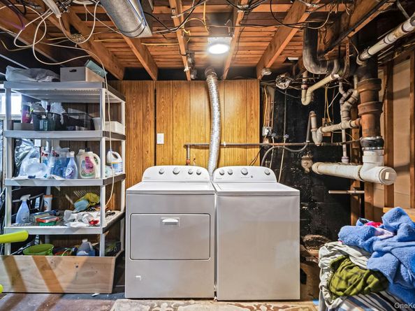 245 Waldo Street, Copiague NY 11726