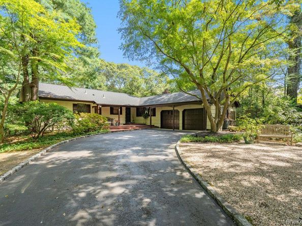 7 Chatham Place, Dix Hills NY 11746