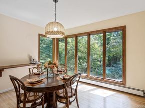 7 Chatham Place, Dix Hills NY 11746