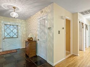 7 Chatham Place, Dix Hills NY 11746