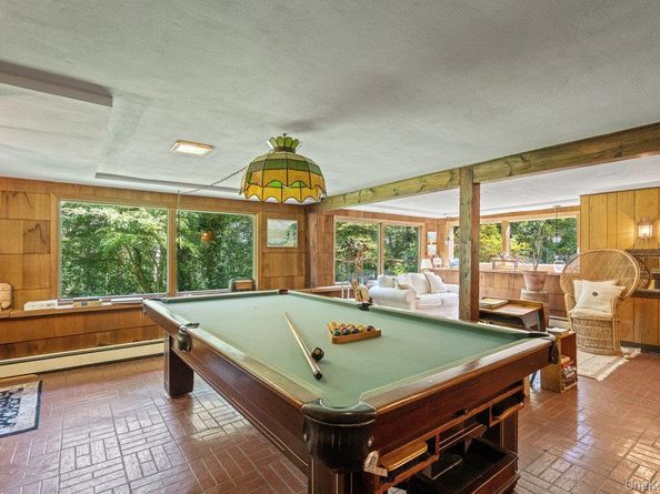 7 Chatham Place, Dix Hills NY 11746