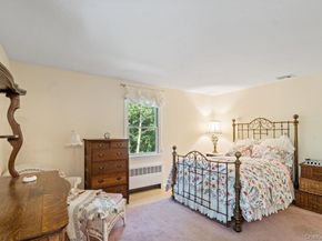 7 Chatham Place, Dix Hills NY 11746