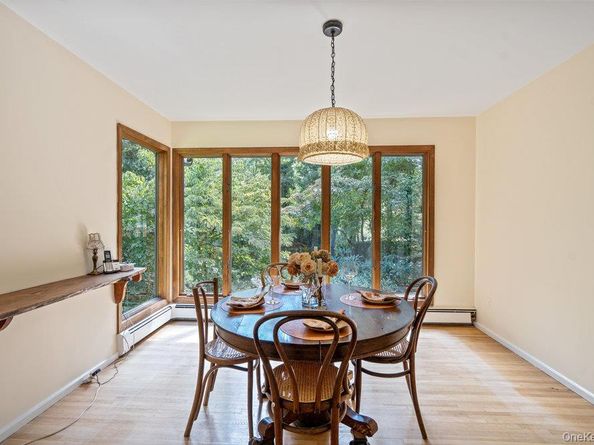 7 Chatham Place, Dix Hills NY 11746