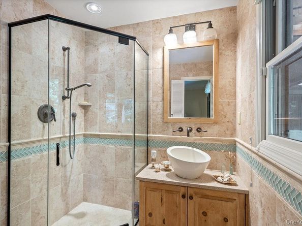 7 Chatham Place, Dix Hills NY 11746