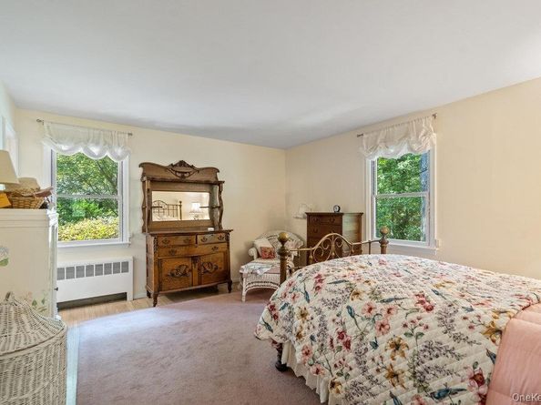 7 Chatham Place, Dix Hills NY 11746