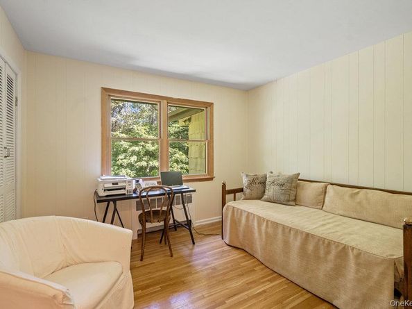 7 Chatham Place, Dix Hills NY 11746